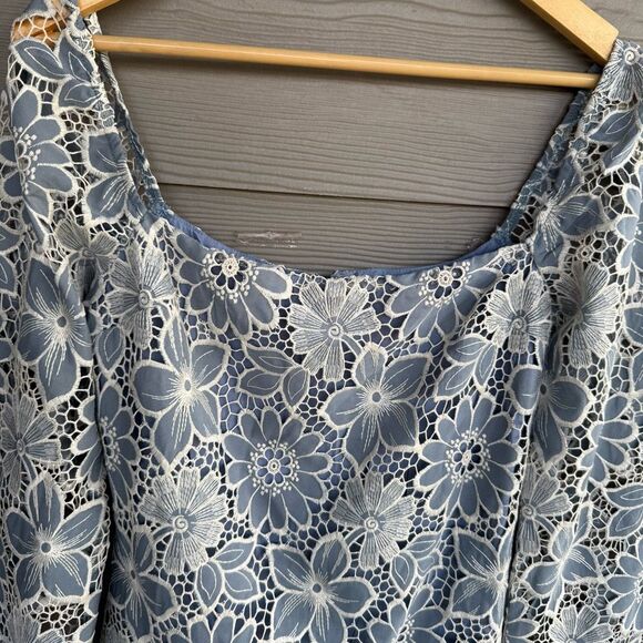 Storia lace Floral bell sleeve dress - Picture 6 of 9